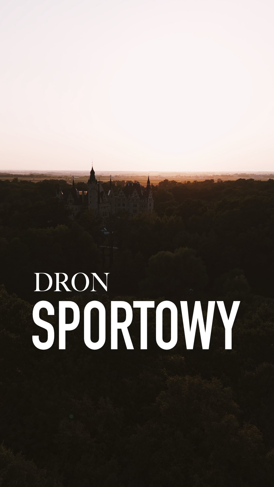 Zapomnij o statycznych ujęciach z góry. To nowa era filmowania ślubnego!
Dzięki dronom FPV nurkujemy za odjeżdżającym kabrioletem, a nawet przemkniemy między rzędami stołów, muskając kwiatowe kompozycje i chwytając blask świec. 
Oglądając film macie wrażenie, że lecicie razem z kamerą. To sprawia, że emocje z dnia ślubu są przeżywane na nowo, z jeszcze większą intensywnością.
Pierwszy taniec w nowym wymiarze - scena z hollywoodzkiego hitu ✨
 
Uważamy, że historie potrzebują skrzydeł, by w pełni wybrzmieć 🪽

Napisz do nas i sprawdź wolne terminy na sezon 2026!

#slubzdrona#slub2026#slub2027#trendyslubne#kamerzystanawesele#fotografslubny#fpvwedding#slubneinspiracje#slub#filmslubny#filmowiecślubny